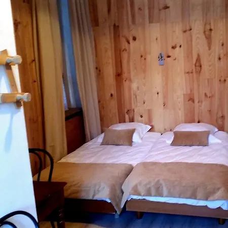 Hotel Oberland 2*